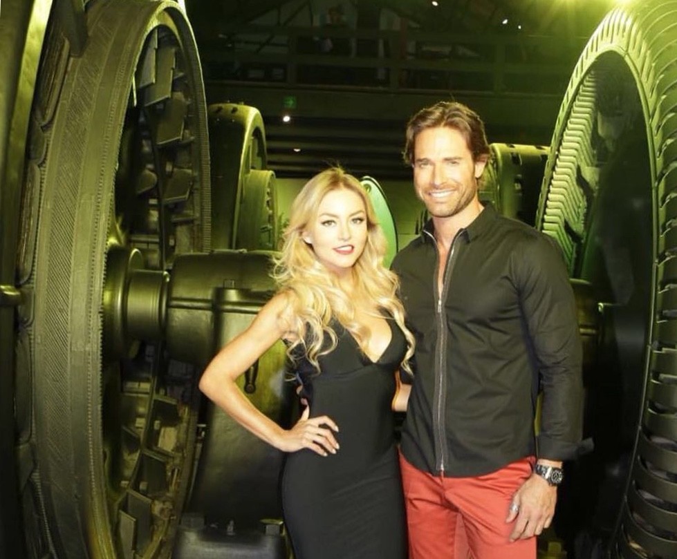 Angelique Boyer y Sebastián Rulli en la fiesta de lanzamiento de Canal U